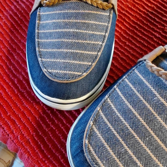 Grasshoppers Tan and Blue Casual Shoes - Picture 8 of 16